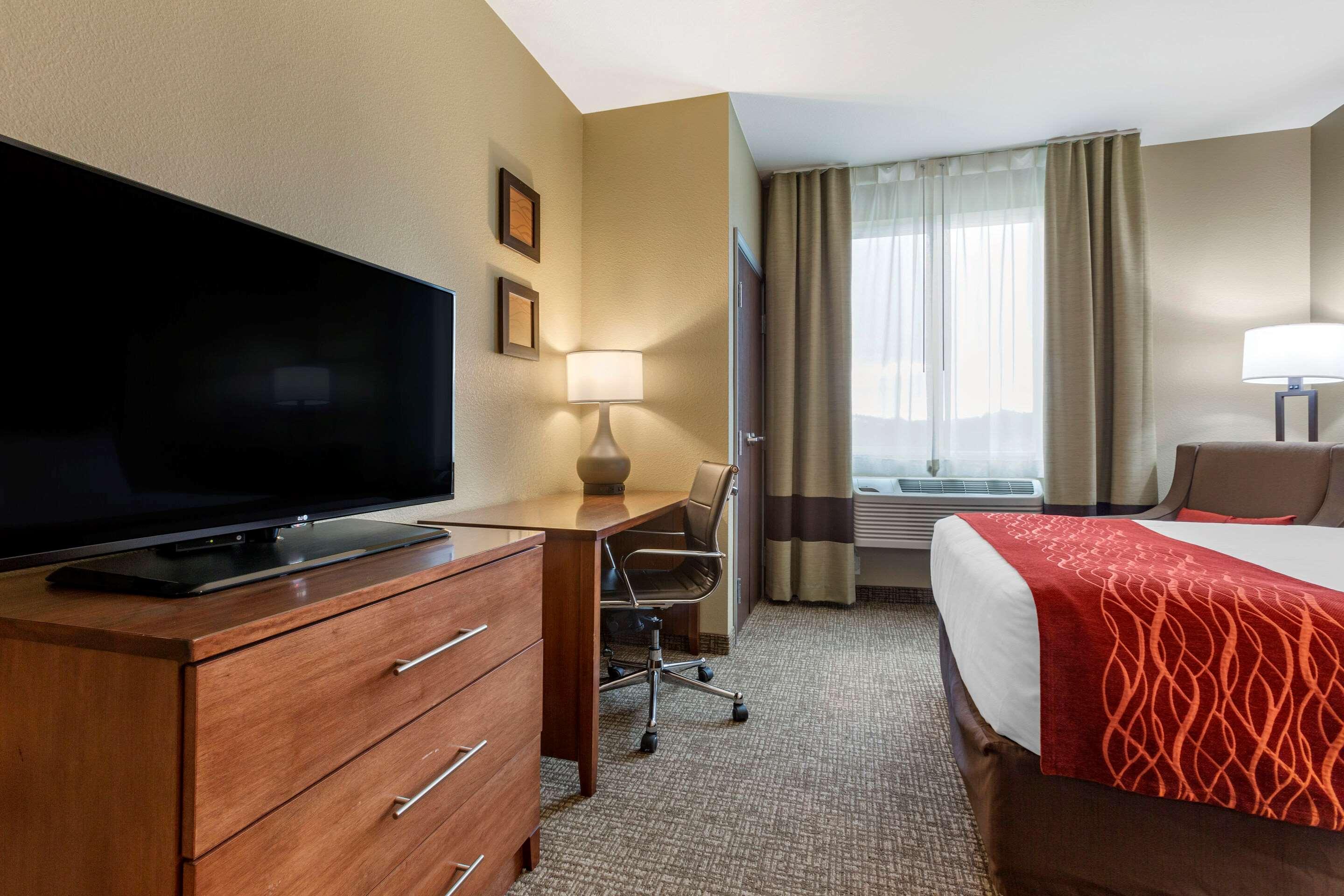 Comfort Inn & Suites Near Mt Rushmore Hill City Bagian luar foto